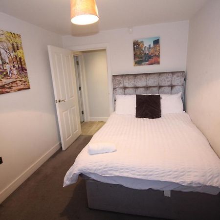 Holden Court Apartments - Apt 3 West Drayton  Екстериор снимка