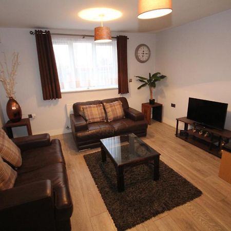 Holden Court Apartments - Apt 3 West Drayton  Екстериор снимка