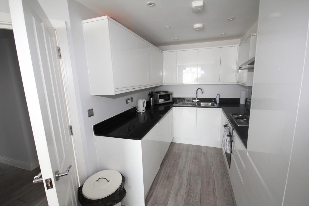 Holden Court Apartments - Apt 3 West Drayton  Екстериор снимка
