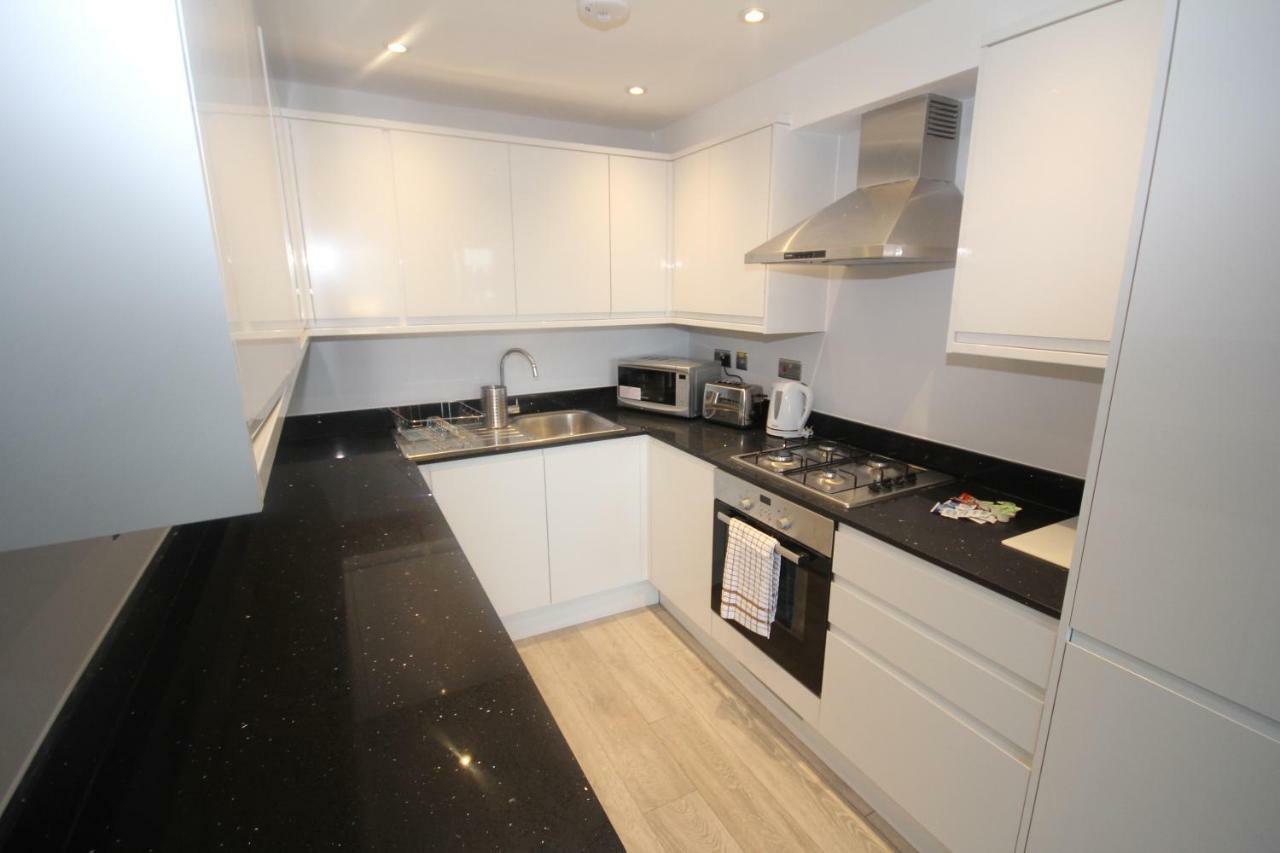 Holden Court Apartments - Apt 3 West Drayton  Екстериор снимка